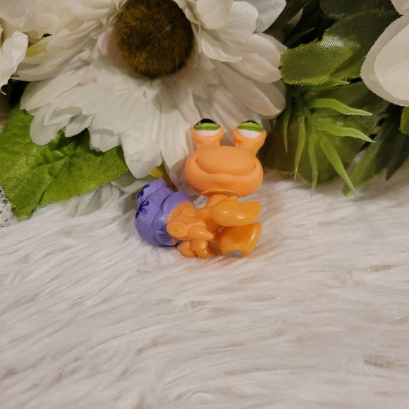 Littlest Pet Shop Authentic LPS #352 Orange Hermit Crab Purple Green Eyes - Picture 5 of 12